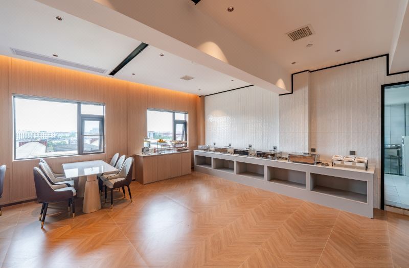 Jifeng International Hotel (Yibang International Branch of Suzhou Third Junior High School) 3*