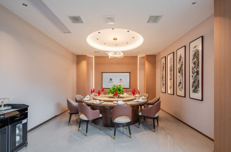 Jifeng International Hotel (Yibang International Branch of Suzhou Third Junior High School) 3*
