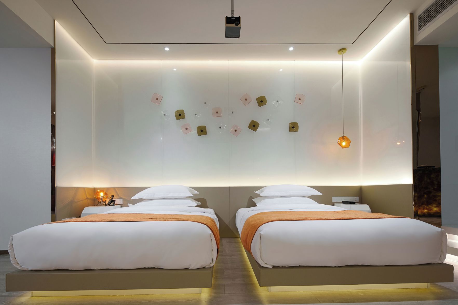 m58 Sky Sunset Hotel 2*