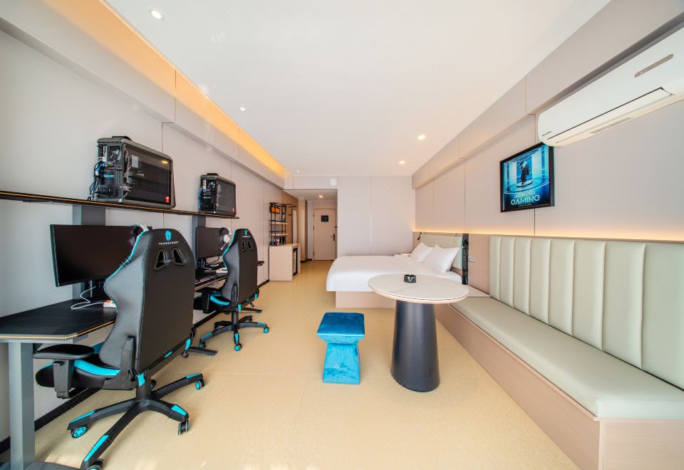 Leishen E-Sports Hotel (Gaomi Renmin Avenue) 2*