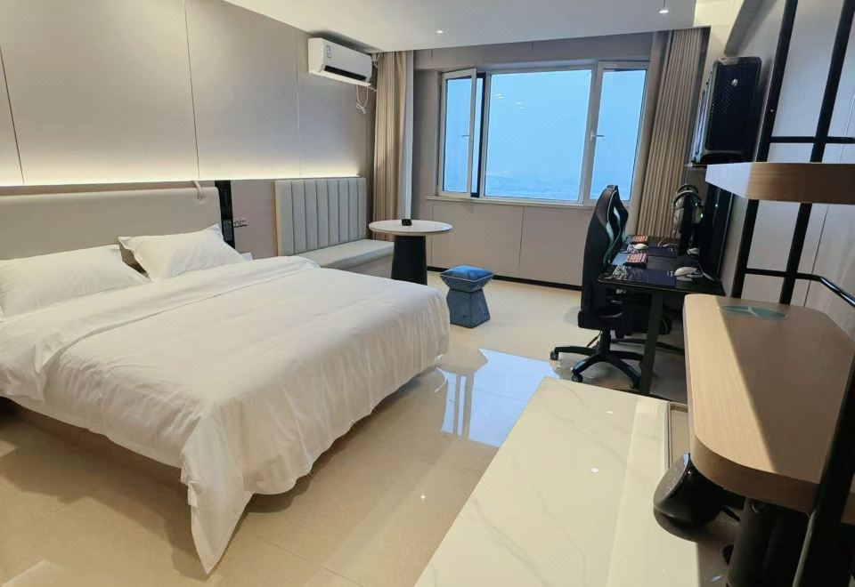 Leishen E-Sports Hotel (Gaomi Renmin Avenue) 2*