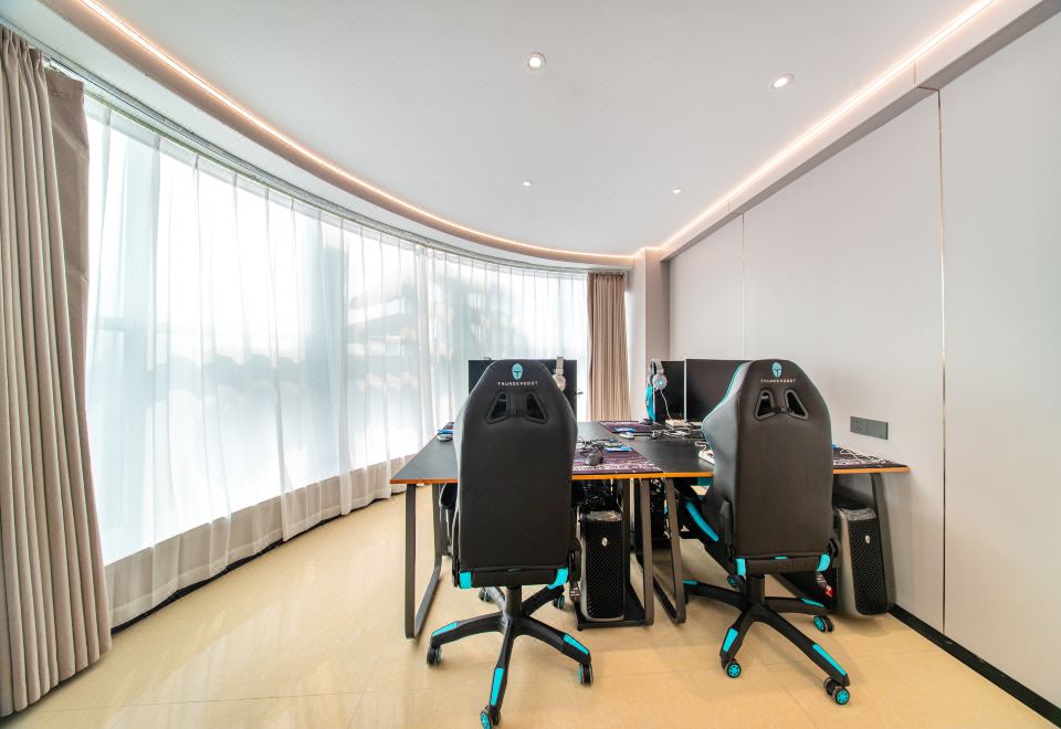 Leishen E-Sports Hotel (Gaomi Renmin Avenue) 2*