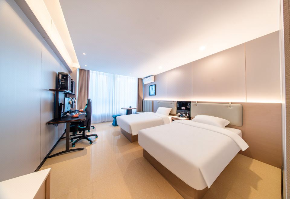Leishen E-Sports Hotel (Gaomi Renmin Avenue) 2*