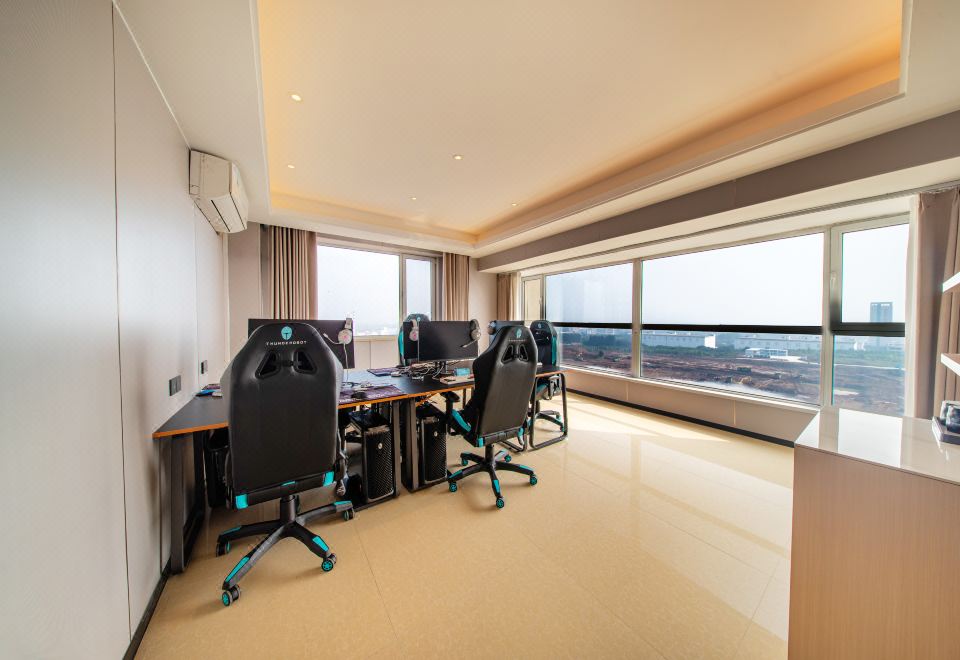 Leishen E-Sports Hotel (Gaomi Renmin Avenue) 2*
