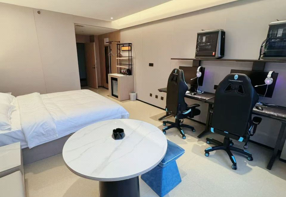 Leishen E-Sports Hotel (Gaomi Renmin Avenue) 2*