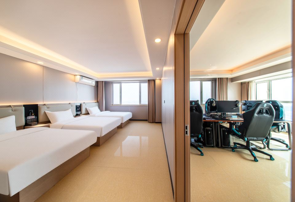 Leishen E-Sports Hotel (Gaomi Renmin Avenue) 2*
