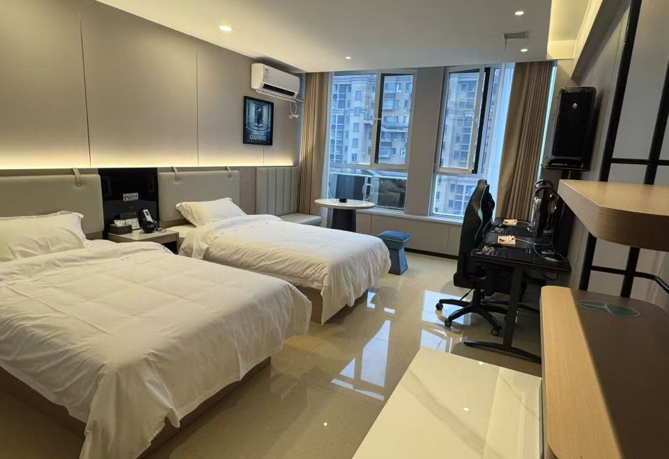 Leishen E-Sports Hotel (Gaomi Renmin Avenue) 2*