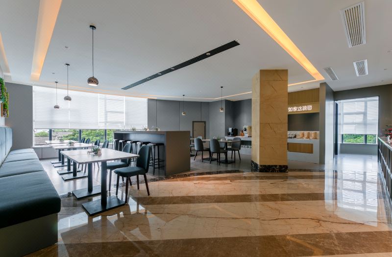 Home Inn Select (Zhenjiang Yangzhong Avenue Yuanboyuan Branch) 3*