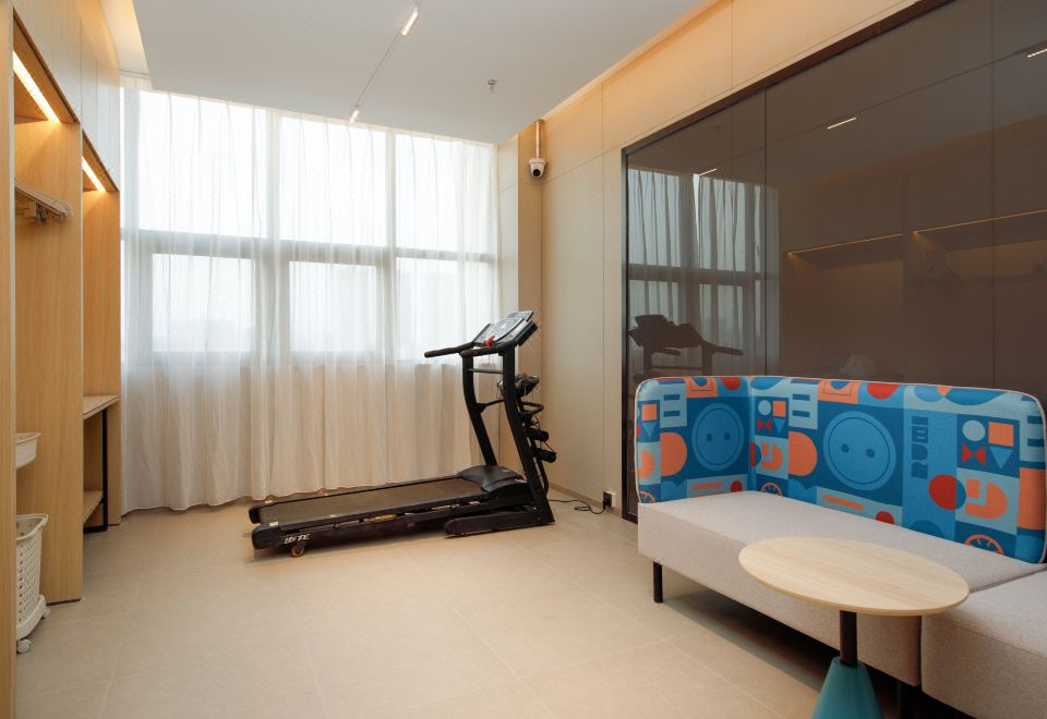 Homeinn Hotel (Zhenjiang Jurong Wuyue Plaza Railway Station) 2*