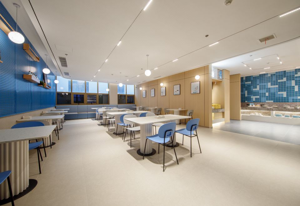 Homeinn Hotel (Zhenjiang Jurong Wuyue Plaza Railway Station) 2*