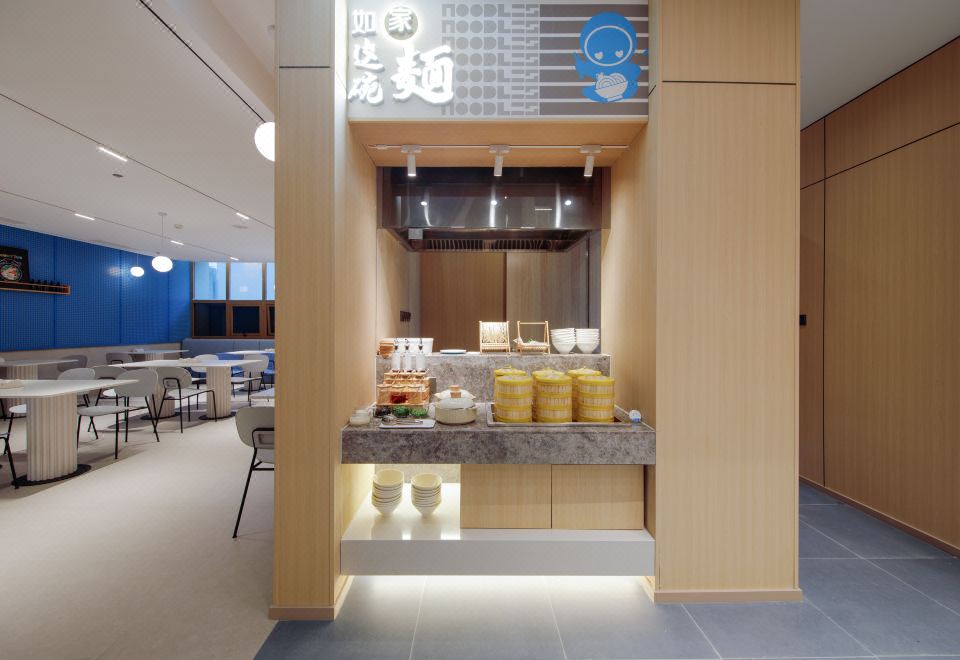 Homeinn Hotel (Zhenjiang Jurong Wuyue Plaza Railway Station) 2*