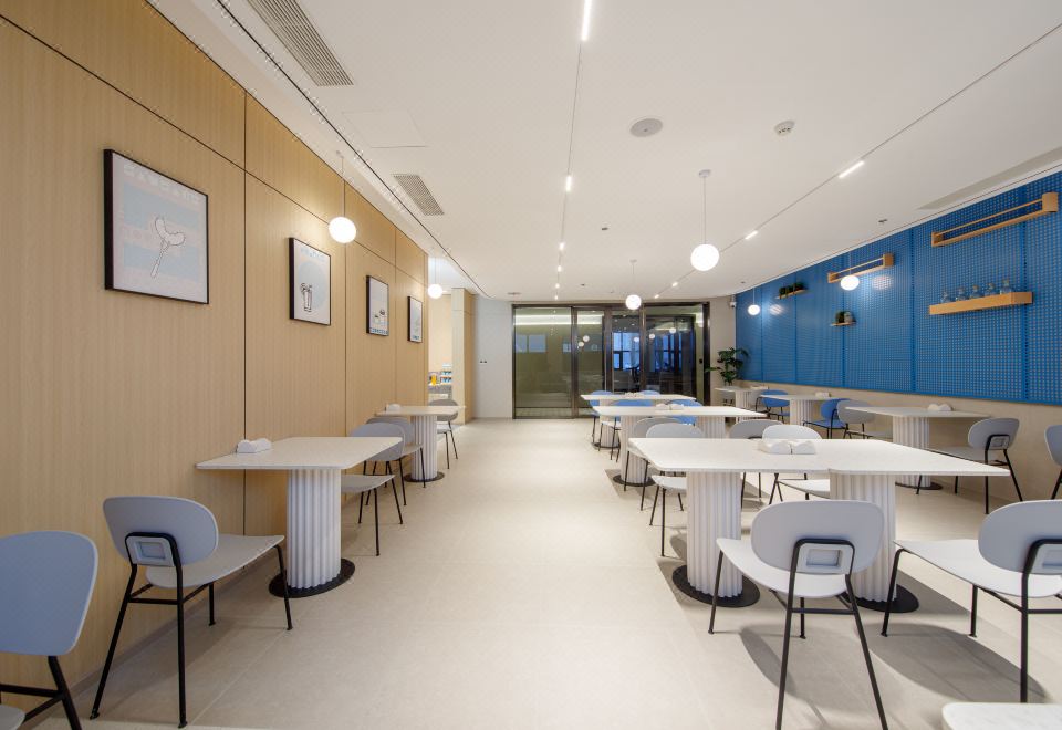 Homeinn Hotel (Zhenjiang Jurong Wuyue Plaza Railway Station) 2*