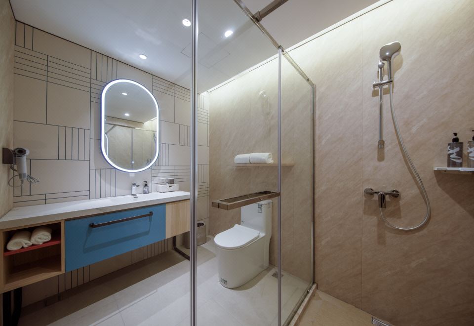 Homeinn Hotel (Zhenjiang Jurong Wuyue Plaza Railway Station) 2*
