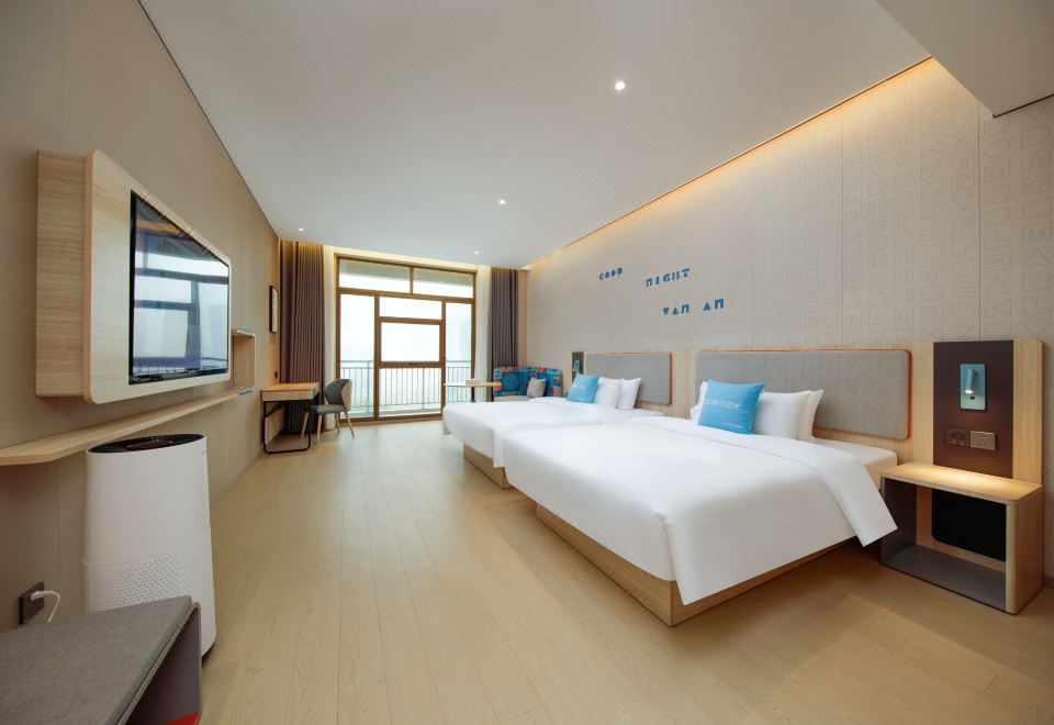 Homeinn Hotel (Zhenjiang Jurong Wuyue Plaza Railway Station) 2*