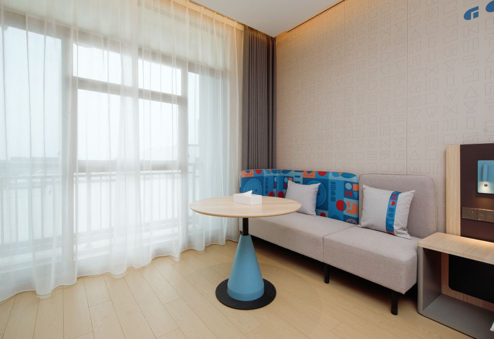 Homeinn Hotel (Zhenjiang Jurong Wuyue Plaza Railway Station) 2*