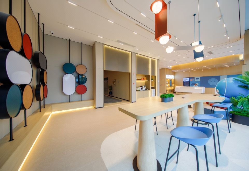Homeinn Hotel (Zhenjiang Jurong Wuyue Plaza Railway Station) 2*