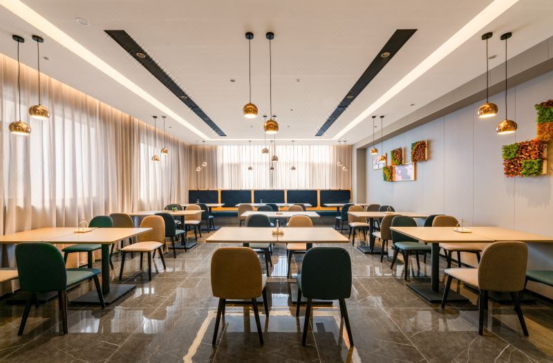Home Inn Business Hotel(Qingdao Haier Industrial Park Pure Life Journey) 3*