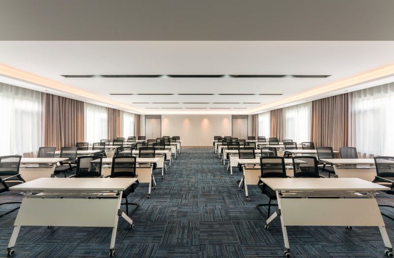 Home Inn Business Hotel(Qingdao Haier Industrial Park Pure Life Journey) 3*