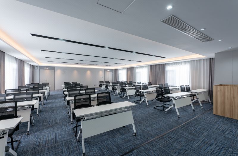 Home Inn Business Hotel(Qingdao Haier Industrial Park Pure Life Journey) 3*