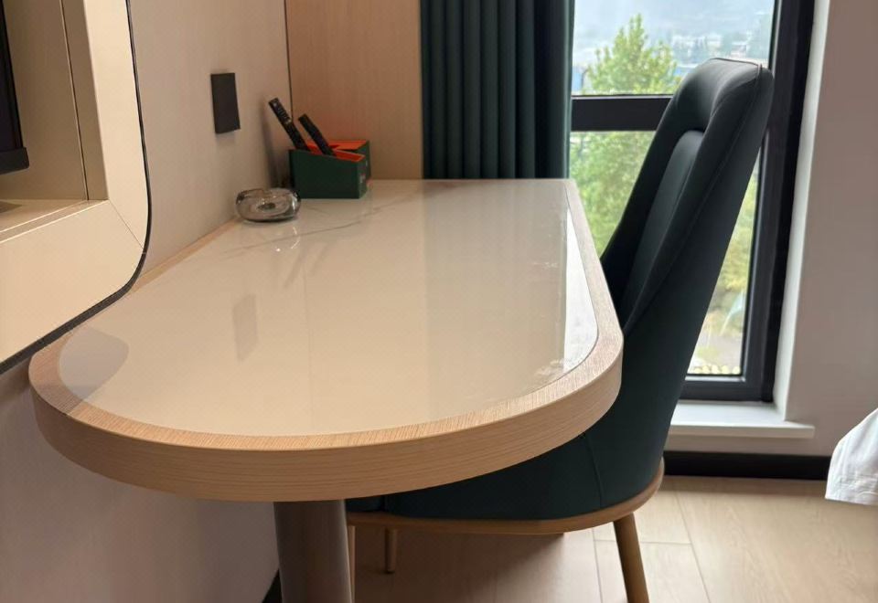 Yilong Wanguo Hotel (Luoyang Yiyang Qingpi Avenue Bearing Industry Park Branch) 2*