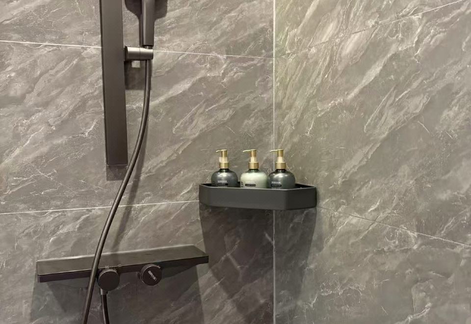 Yilong Wanguo Hotel (Luoyang Yiyang Qingpi Avenue Bearing Industry Park Branch) 2*