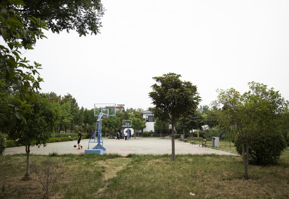 Yilong Wanguo Hotel (Luoyang Yiyang Qingpi Avenue Bearing Industry Park Branch) 2*