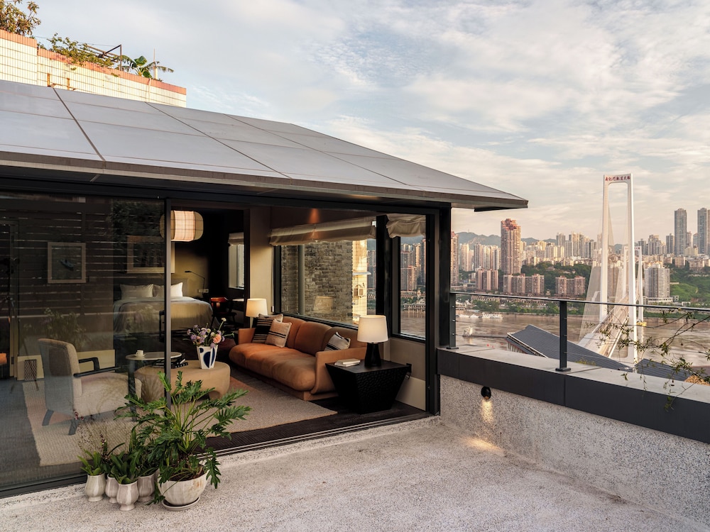 Sunyata Mountain Alley Chongqing Resort 3*