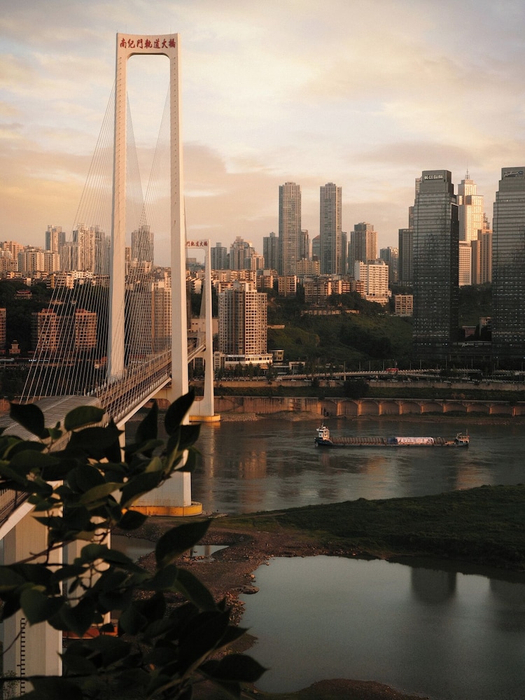 Sunyata Mountain Alley Chongqing Resort 3*