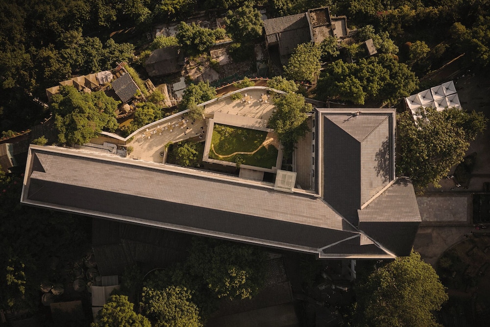 Sunyata Mountain Alley Chongqing Resort 3*