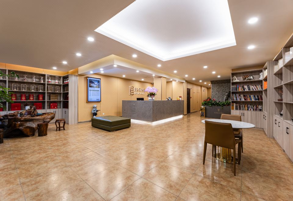 Elong Anyun Hotel (Yangcheng Peninsula Amusement Park Weiting Subway Station) 3*