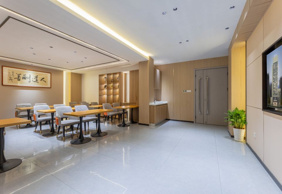 Elong Anyun Hotel (Yangcheng Peninsula Amusement Park Weiting Subway Station) 3*