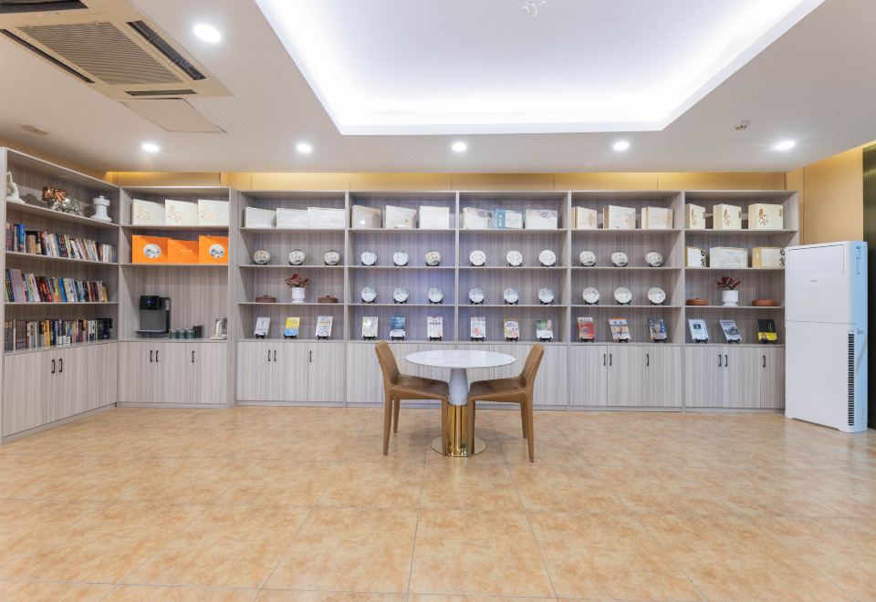 Elong Anyun Hotel (Yangcheng Peninsula Amusement Park Weiting Subway Station) 3*