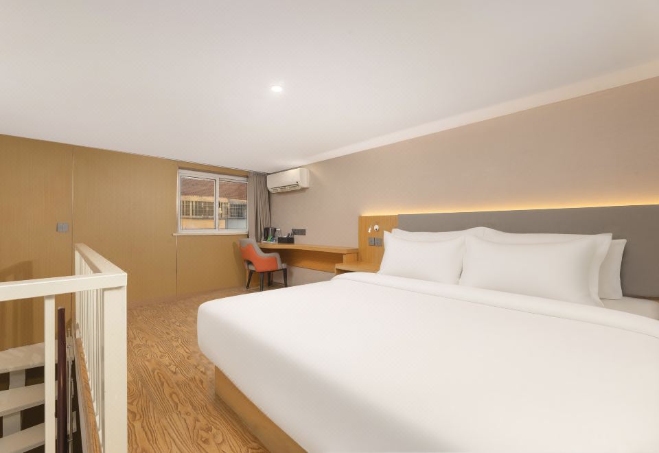 Elong Anyun Hotel (Yangcheng Peninsula Amusement Park Weiting Subway Station) 3*