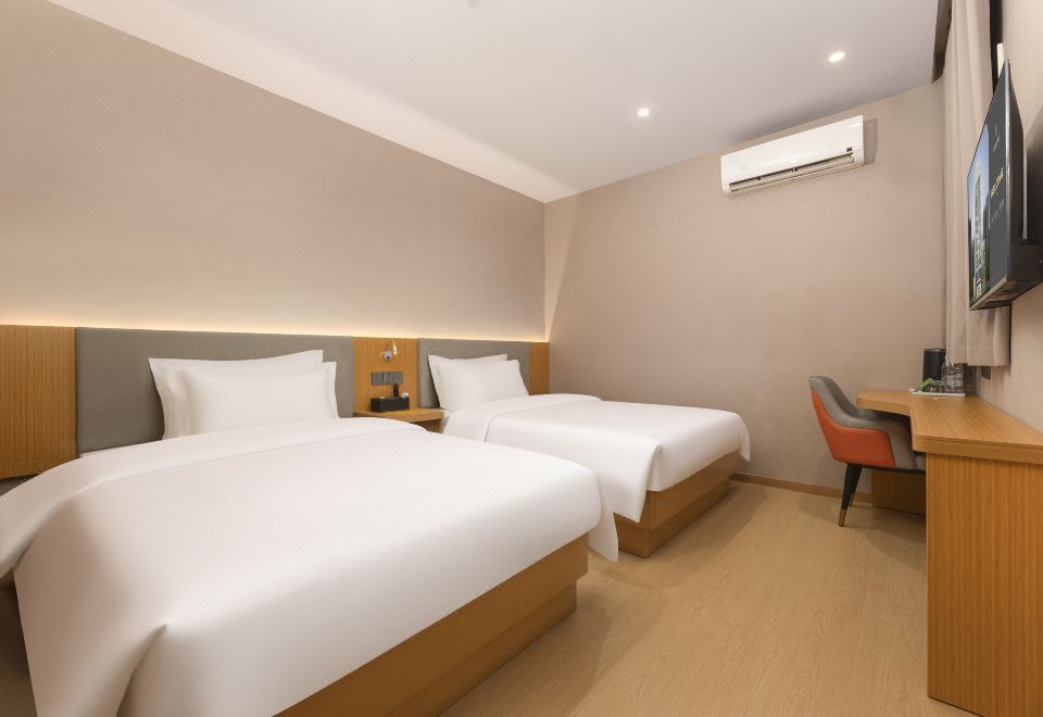 Elong Anyun Hotel (Yangcheng Peninsula Amusement Park Weiting Subway Station) 3*