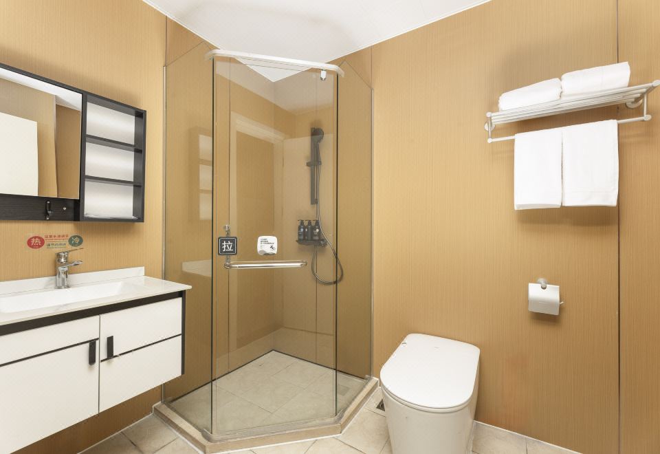 Elong Anyun Hotel (Yangcheng Peninsula Amusement Park Weiting Subway Station) 3*