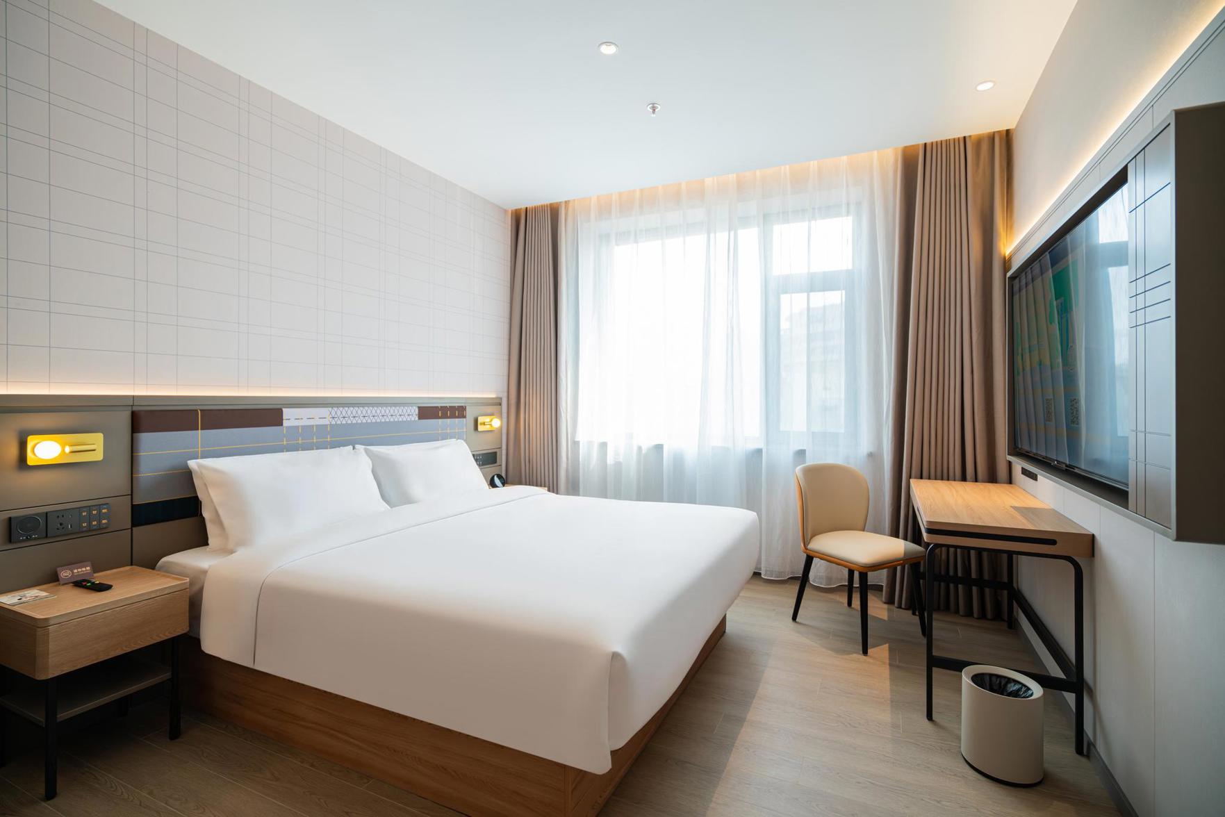 Home Inn Select (Shenyang Taiyuan Street, Northern Theater Command General Hospital Heping Branch) 3*