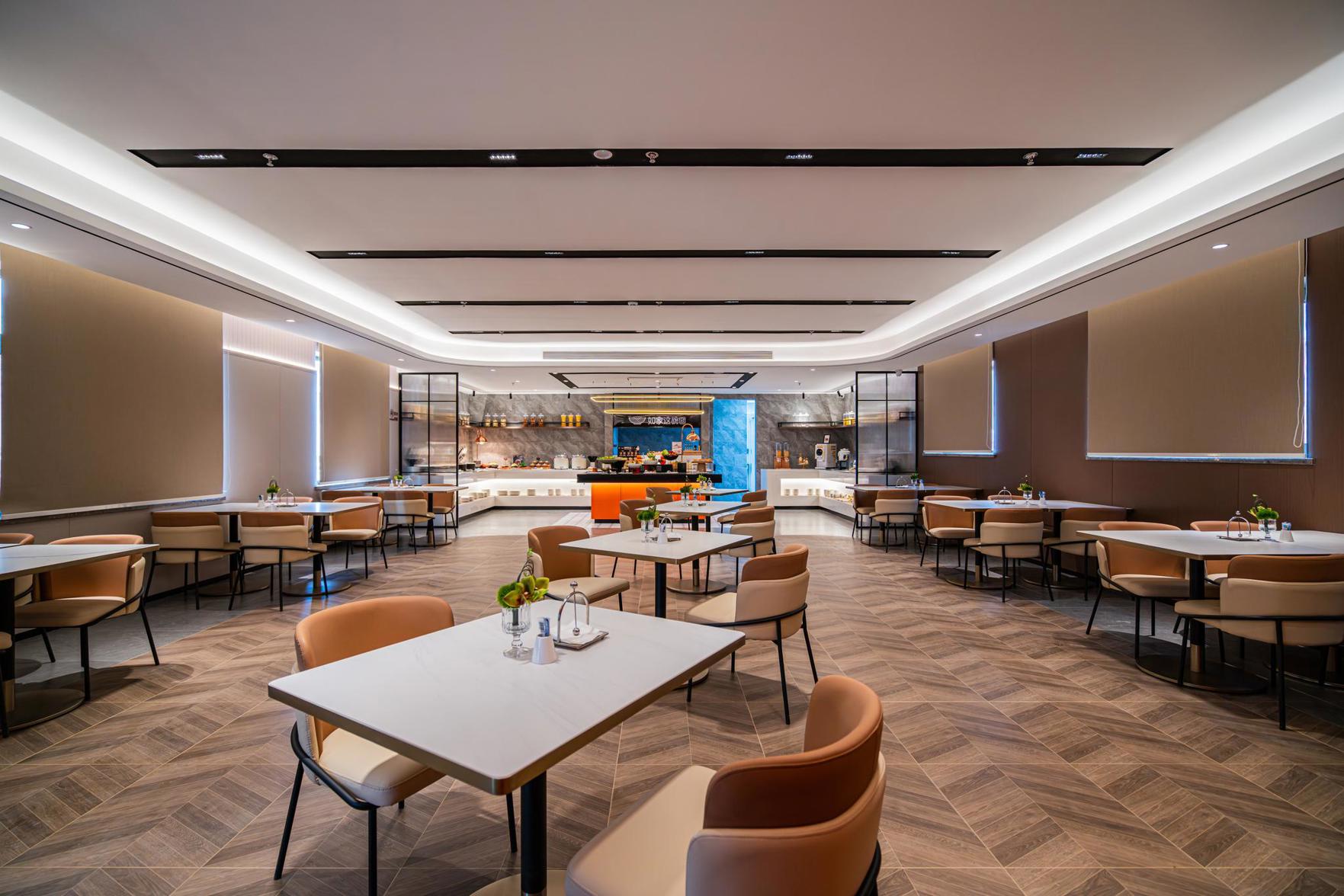 Home Inn Select (Shenyang Taiyuan Street, Northern Theater Command General Hospital Heping Branch) 3*
