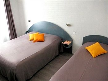 Hotel Le Pont Bernet 2*