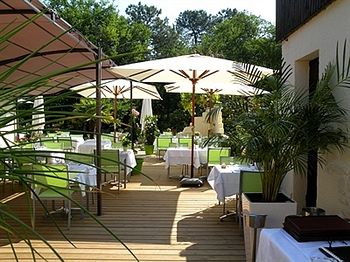 Hotel Le Pont Bernet 2*