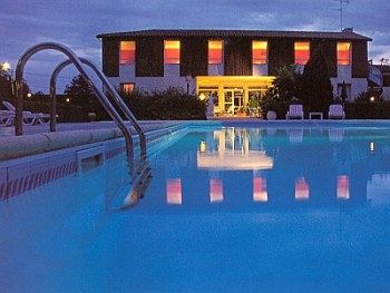 Hotel Le Pont Bernet 2*