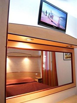 Logis Hotel Acotel 2*
