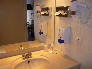 Logis Hotel Noemys Brive - Restaurant Le Teinchurier 3*