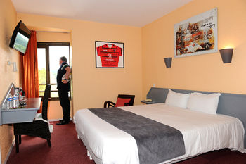 Logis Hotel Noemys Brive - Restaurant Le Teinchurier 3*