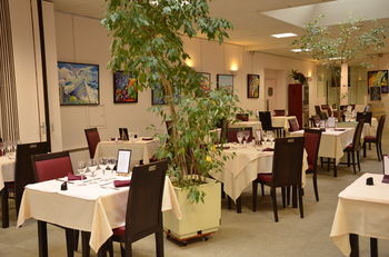 Logis Hotel Noemys Brive - Restaurant Le Teinchurier 3*