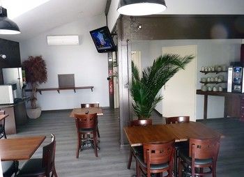 Hotel Wood Inn Bordeaux Aeroport 2*