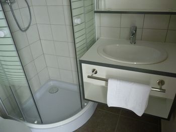 Hotel Wood Inn Bordeaux Aeroport 2*