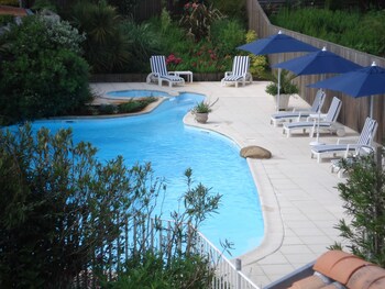 Atlantis Hotel Mimizan Les Landes 2*