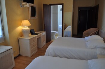 Atlantis Hotel Mimizan Les Landes 2*