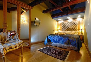 Civitas Suites Hotel 4*