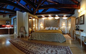Civitas Suites Hotel 4*